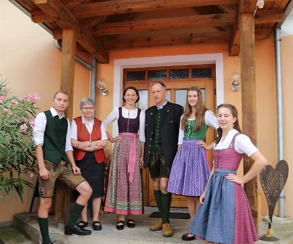 Jauk-hartner فندق