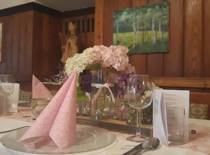 Jauk-hartner فندق 2*